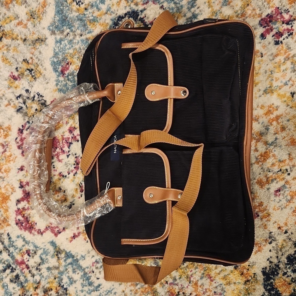 Nautica Travel Bag - Picture 4 of 8